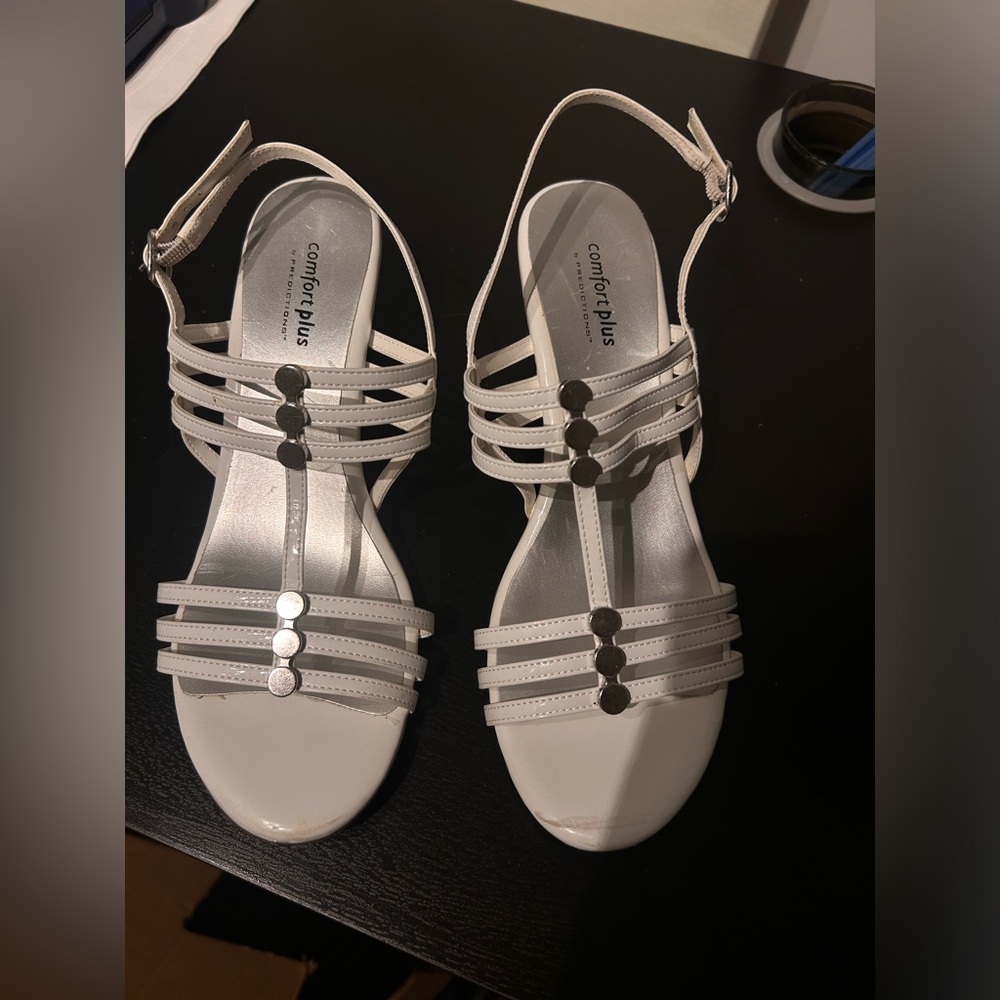 Comfort Plus by Predictions White Wedge Sandals (size 9.5)